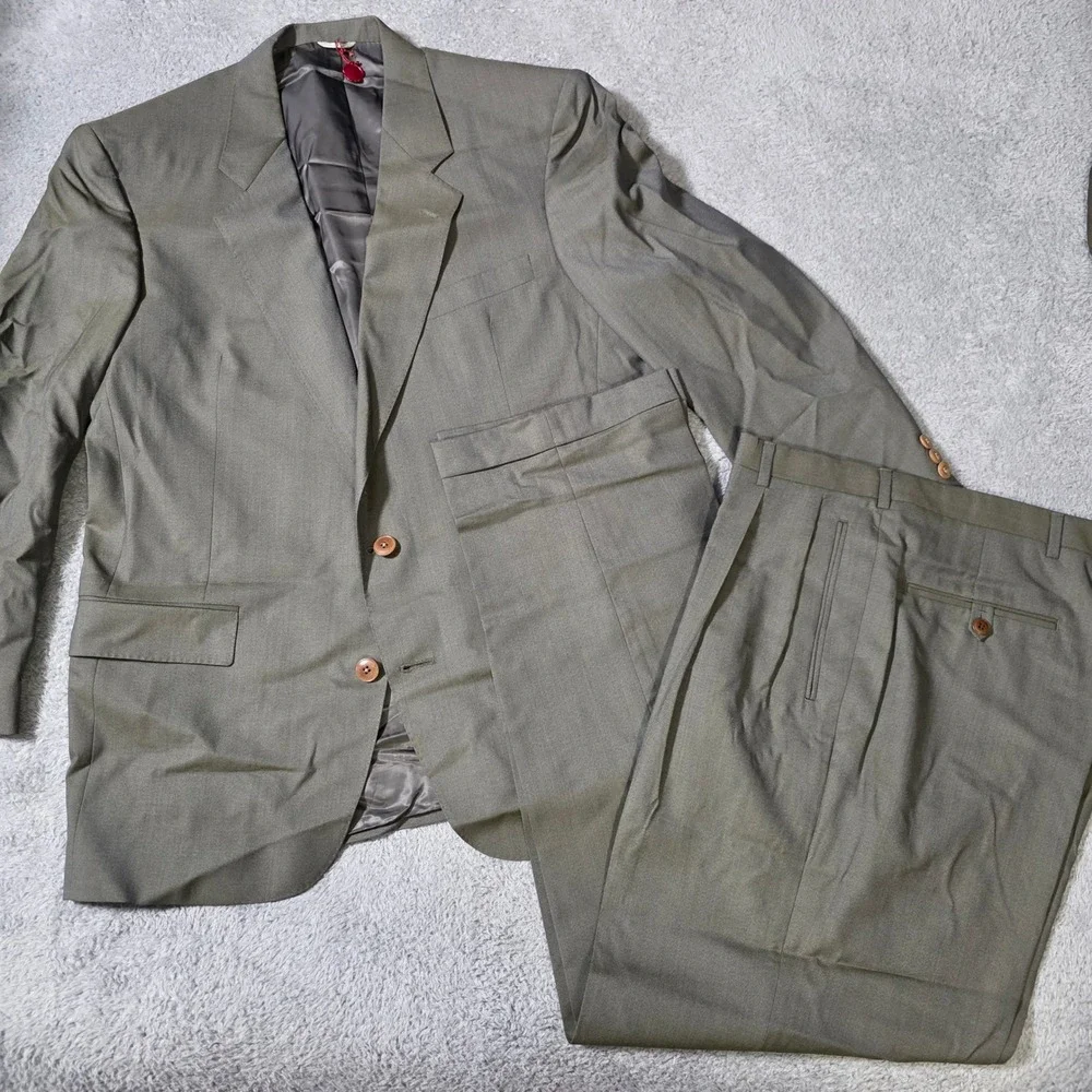 Dillard's Mens 36W 31L 2-Piece Suit Olive Green Pleated Cuffed Wool Blend Classc